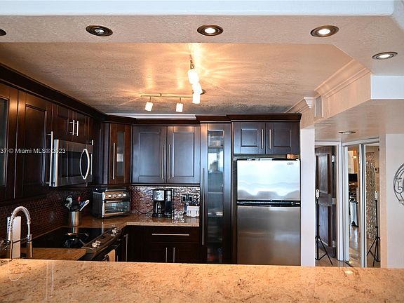 4th image of 401 Ocean Dr APT 1126