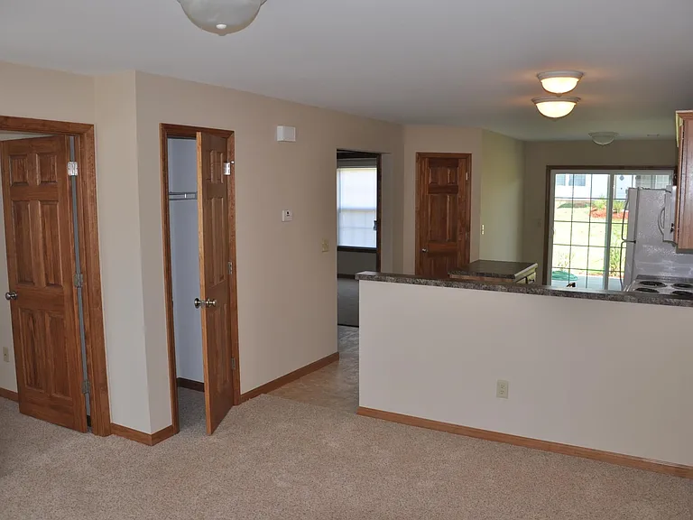 4827 Crown Point Pl #B — Photo 5