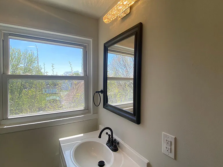 209 N Railroad St #C8 — Photo 22