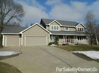 9 Sugar Creek Ln, Waukee, IA 50263