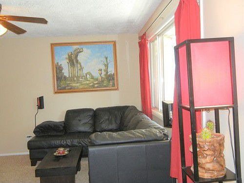 4th image of 2218 Dickson Cir E