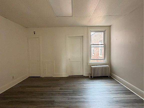 5th image of 222 S 15th St APT 10