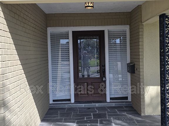 2nd image of 4095 14th St NE