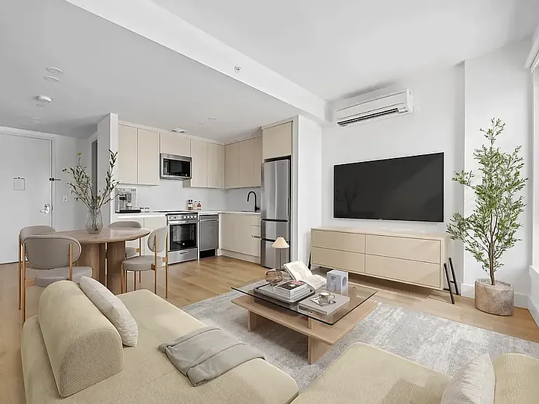 130 Hope St #610A — Photo 2