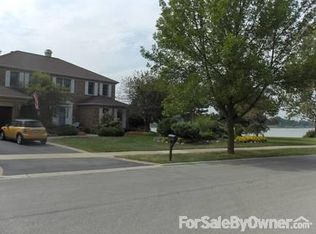 2290 Charter Point Dr, Arlington Heights, IL 60004