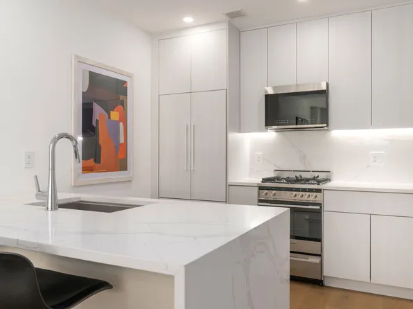 379 Ocean Parkway image 13 of 23