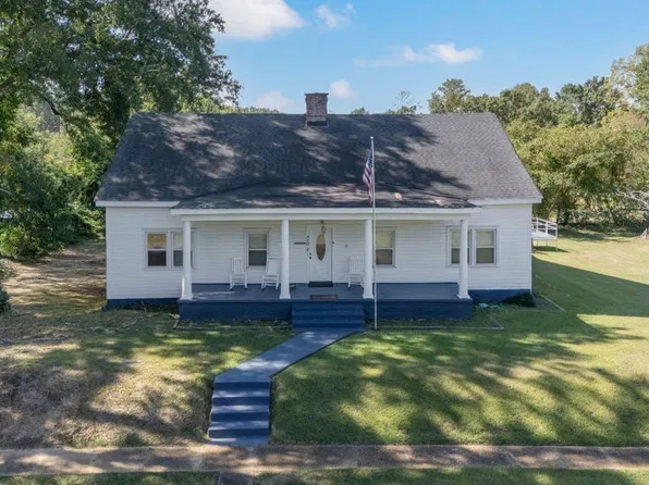 204 E Jones St, Fort Deposit, AL 36032