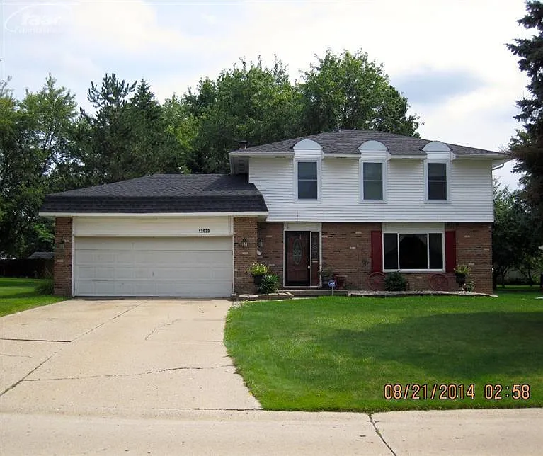 12029 Riverbend Dr photo 1