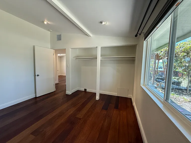 19516 Ingomar St — Photo 23