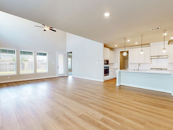 4th image of 422 Barrios Bay Ln