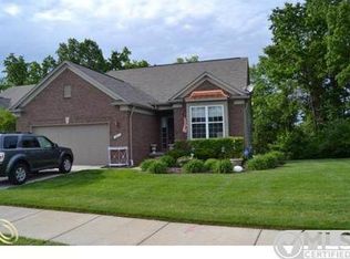 3823 Rainier Dr, Howell, MI 48843