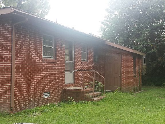 3rd image of 822 Van Norden St