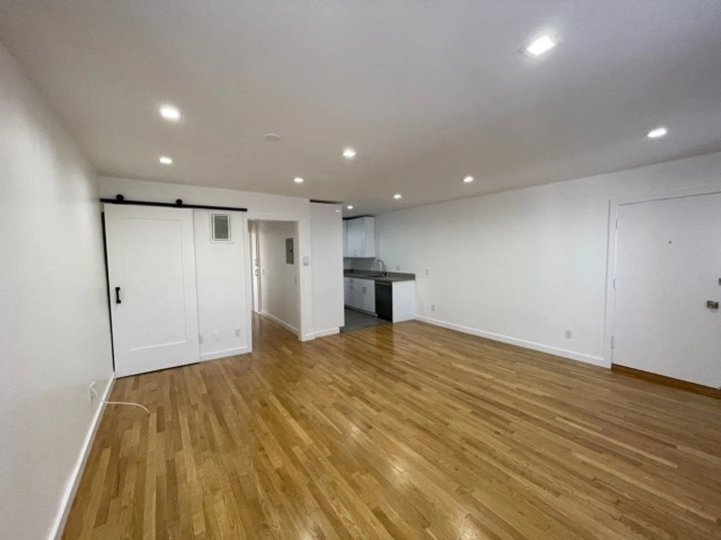 1104 Masselin — Photo 2