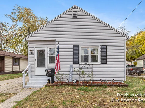 2040 Johanna Ave SW, Wyoming, MI 49509