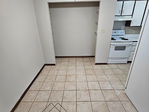 4th image of 102 8th Ave NW #8-A