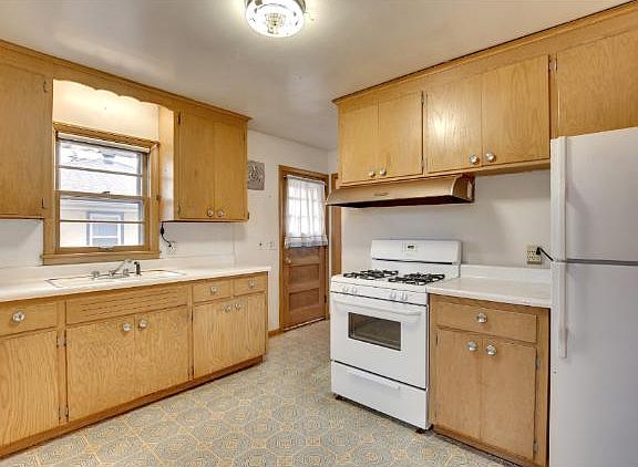 5th image of 1626 39th Ave NE