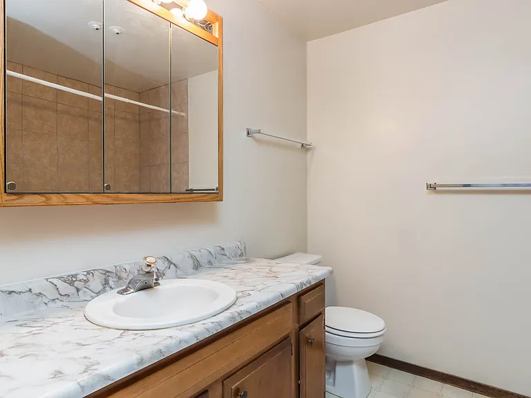 708 S Prairie Ave — Photo 8