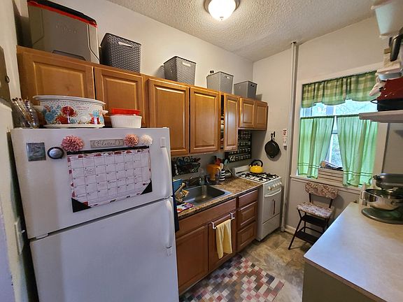 3rd image of 615 5th Ave SE #8