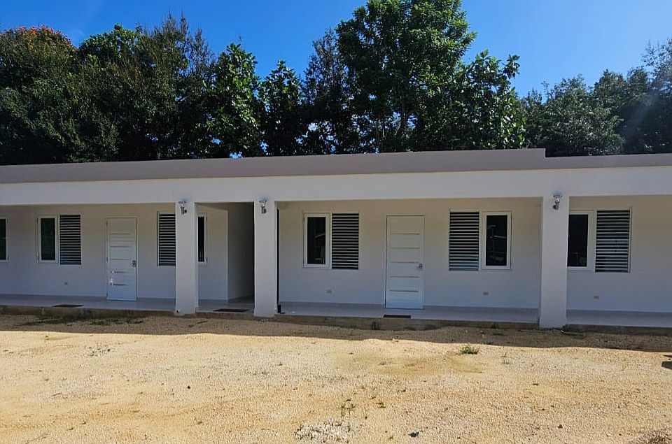 Brand new building, modern, spacious and ventilated. Has his own balcony and terrace. Private parking included.