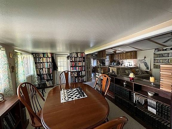 5th image of 403 Cypress Ct