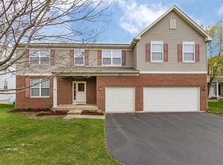 214 Powder Horn Ct, Gilberts, IL 60136