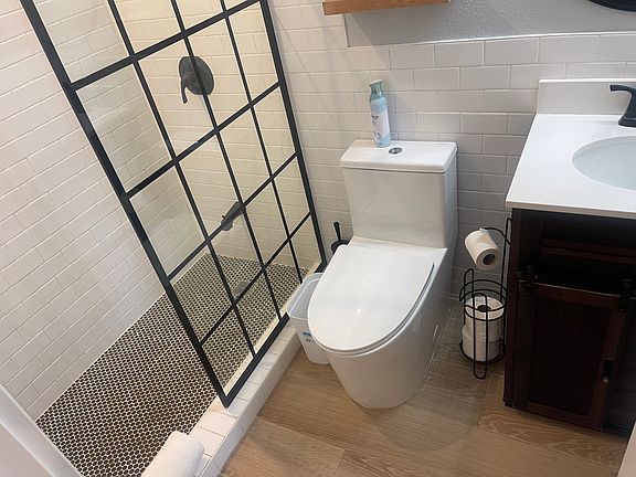 3rd image of 17 Kulanihakoi St #10E
