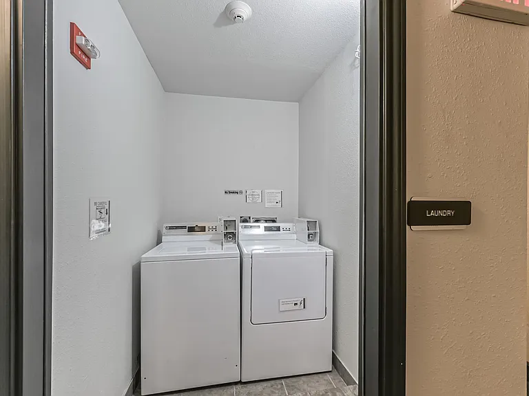 1025 Swanson St — Photo 57