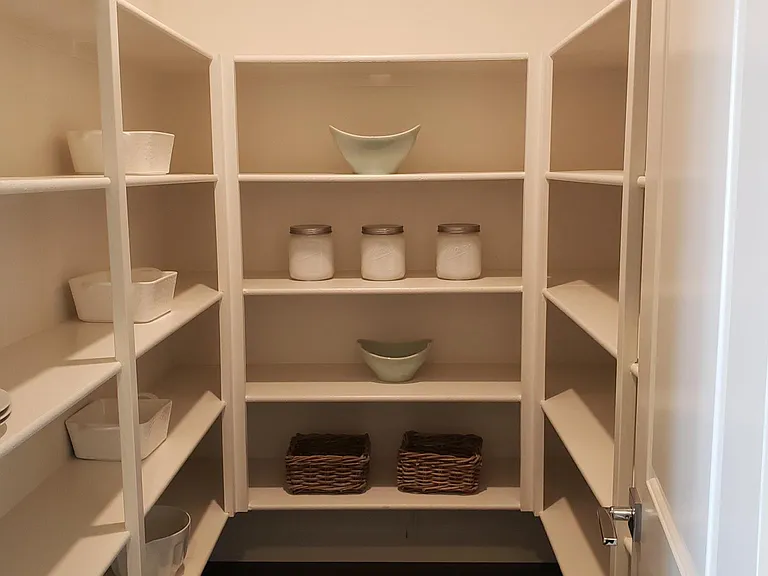 Walk in Pantry