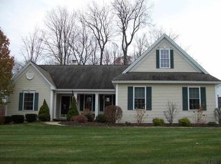 10 Summerfield Cir, Mechanicville, NY 12118