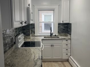 8 Ropes St APT 2, Salem, MA 01970