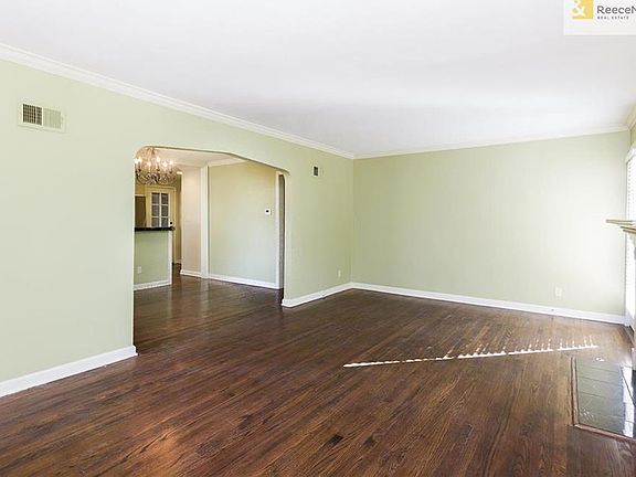 5th image of 5933 Catalina St