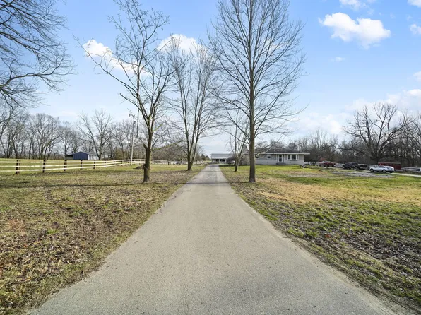 11233 Ladd Rd, Brooklyn, MI 49230