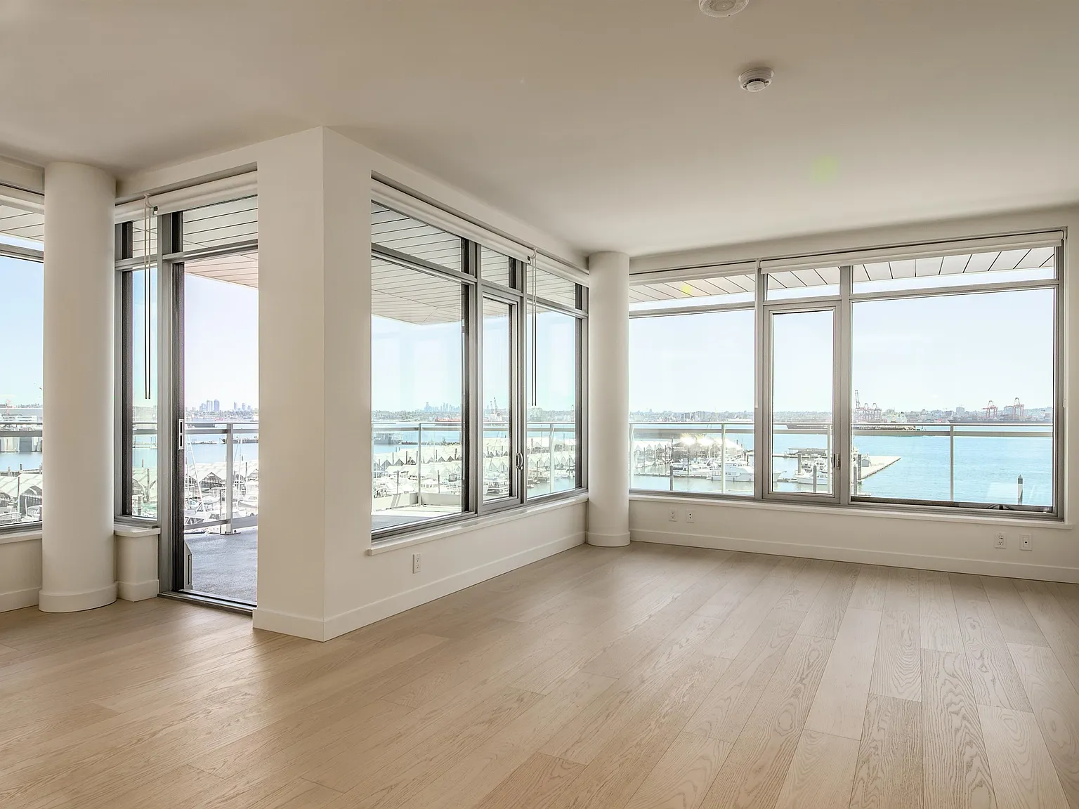 3 bed, 1353 sqft, $6,900 — Photo 4
