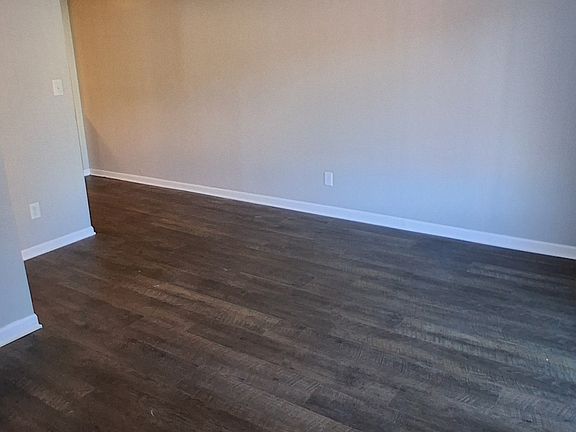 4th image of 29 E Main St APT 2
