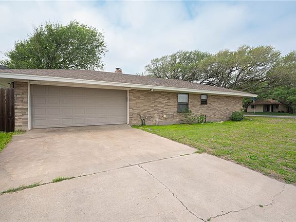 3rd image of 750 Retama Ave