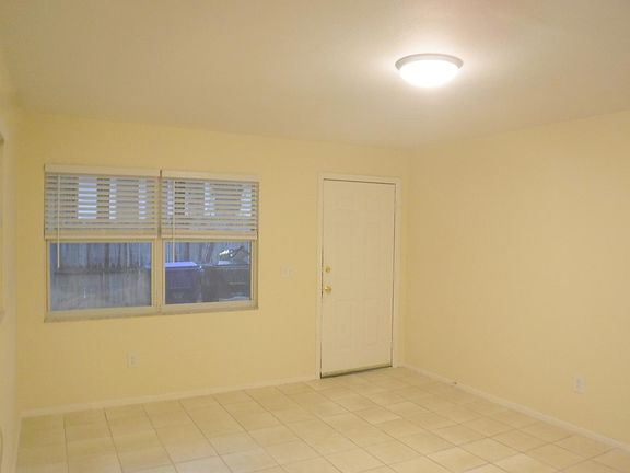 2nd image of 1004 15th Ave NW APT B