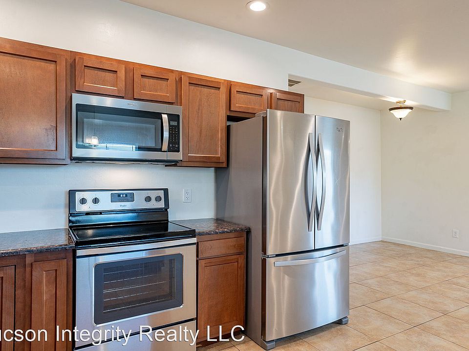 1st image of 436 E Waverly St #11547338