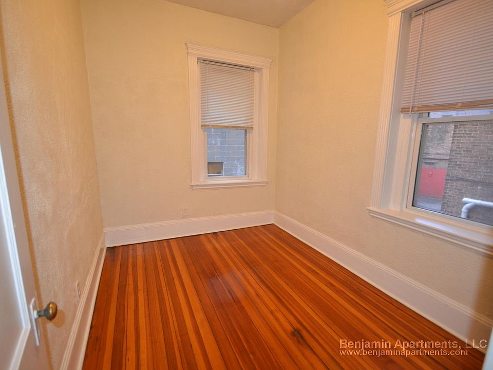 2nd image of 171 Hemenway St APT 4J