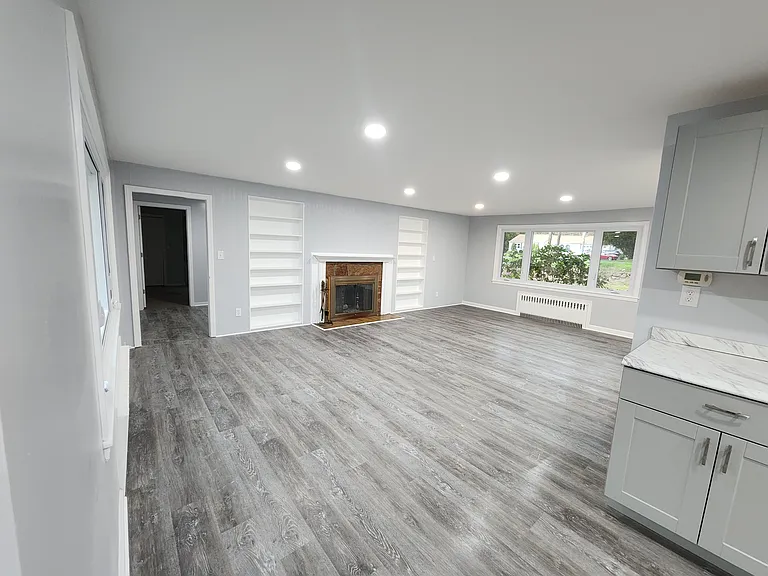 1751 S Main St — Photo 22