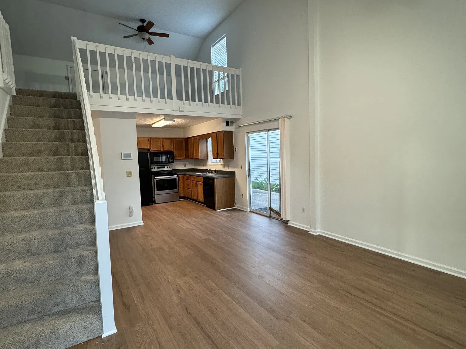 3 bed, 2.0 bath, 1701 sqft, $1,895 — Photo 2