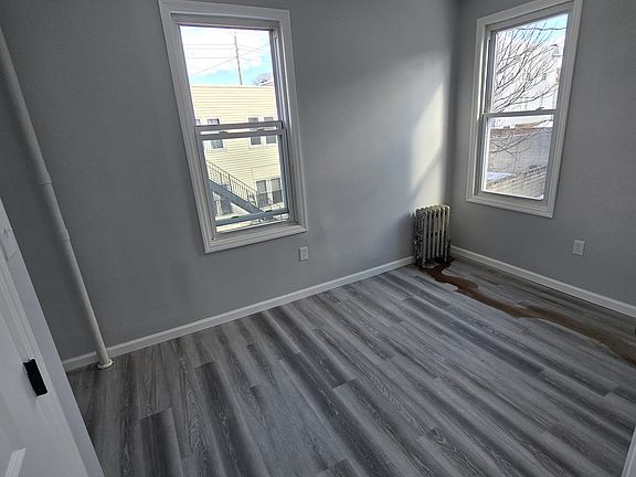 2nd image of 10 Schuyler Ave #G2