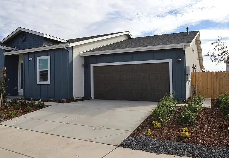 2430 Bastidas Dr — Photo 7