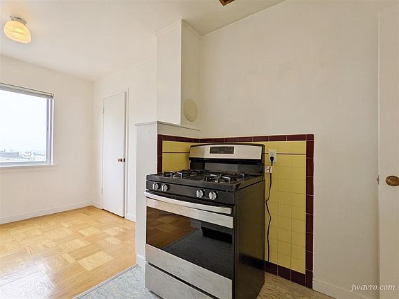 5th image of 485 38th Ave APT 5
