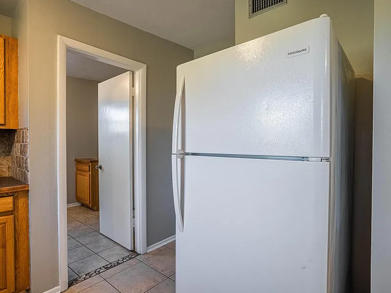 3007 Willow Ave — Photo 12