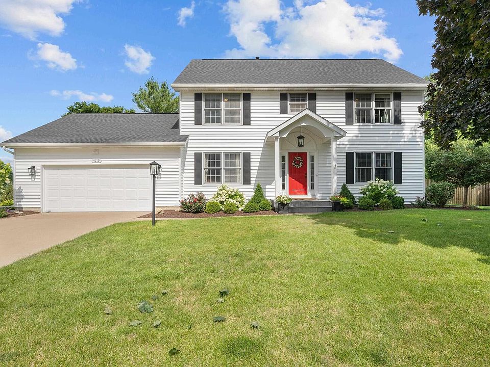 1st image of 4719 Greenbrier Dr