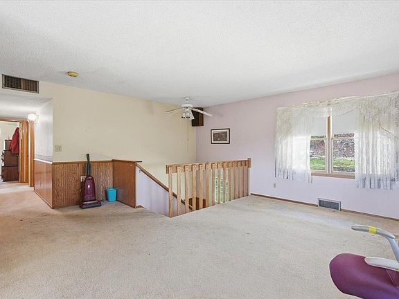 4th image of 3284 130th St
