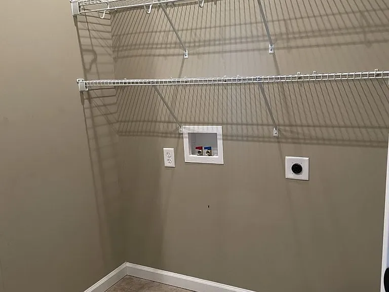 111 Stover Dr — Photo 11