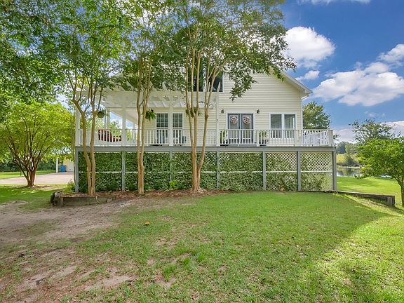 4th image of 81 Holly Cir