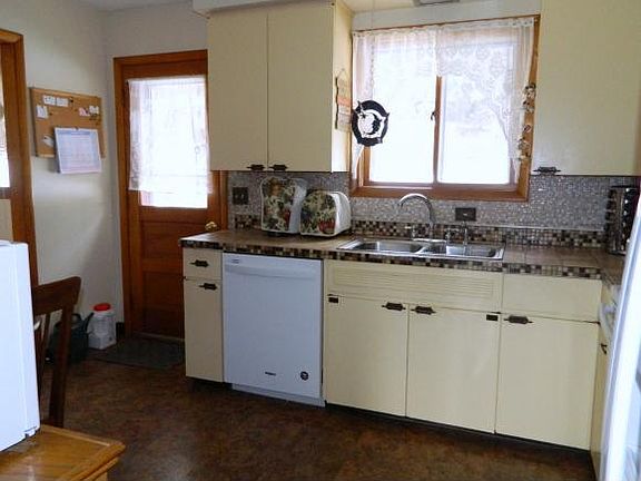 5th image of 10 Terrace Dr