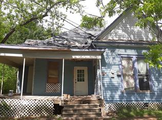 708 6th St SE, Paris, TX 75460